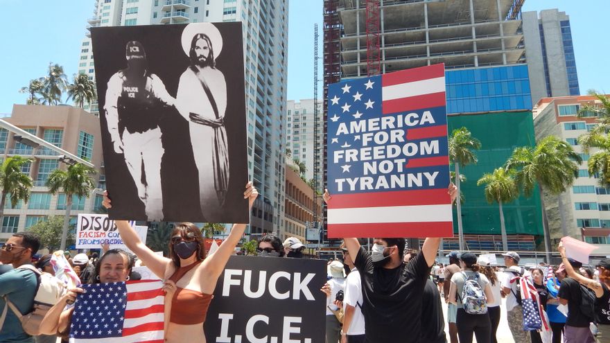 Las calles de EEUU se llenan de masivas protestas contra el "autoritarismo" de Trump