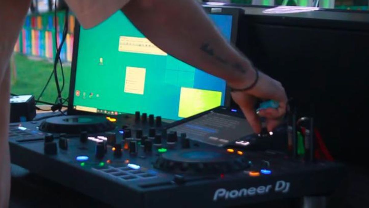 Denuncian insultos contra Pedro Sánchez durante la actuación de un DJ en la fiesta de un pueblo de Córdoba