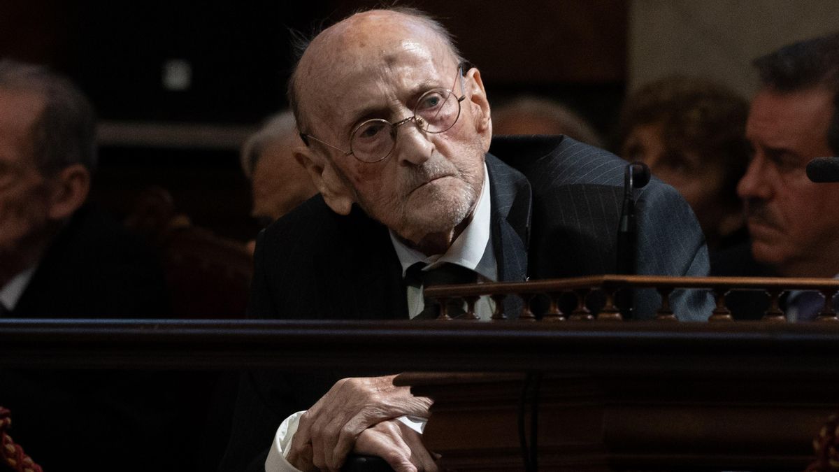 Álvaro Pombo hablará de su obra poética este martes en el Ateneo de Santander