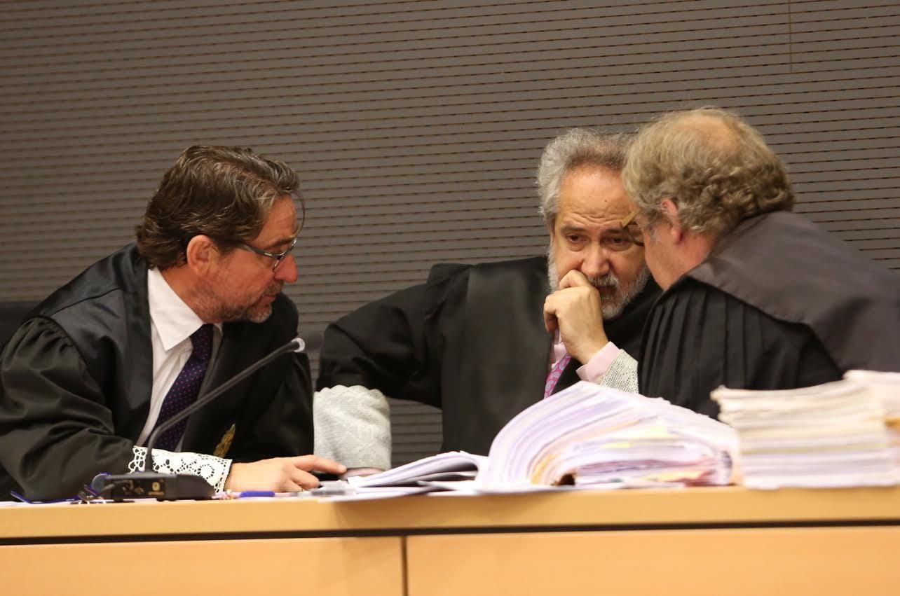 Salvador Alba, Emilio Moya y Carlos Vielba. (ALEJANDRO RAMOS)