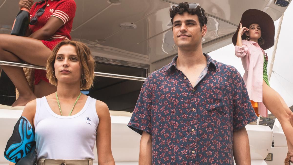 Netflix termina el rodaje de 'Oasis', su serie protagonizada por Ana Garcés, y muestra nuevas imágenes