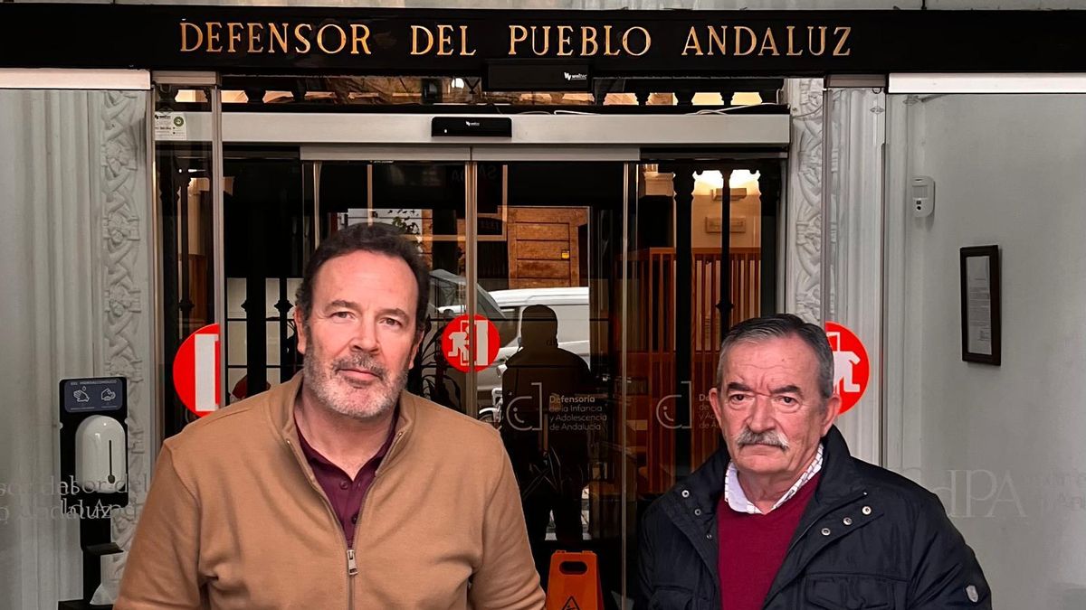 Vecinos de Los Remedios entregan más de 1.000 firmas al Defensor del Pueblo para reclamar un uso público de Altadis