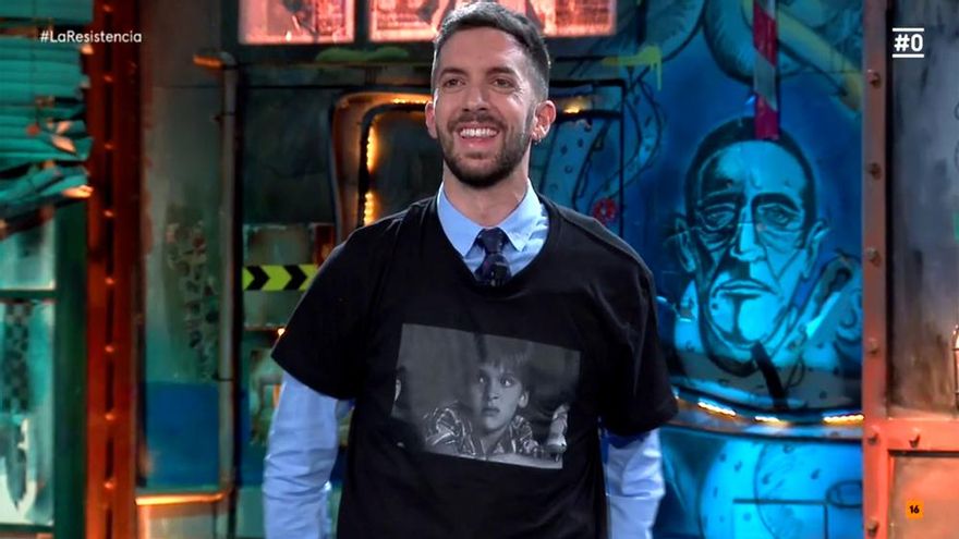 Ricardo Gómez regaló una camiseta con su imagen a Broncano para recrear el famoso meme de Ryan Gosling y Macaulay Culkin