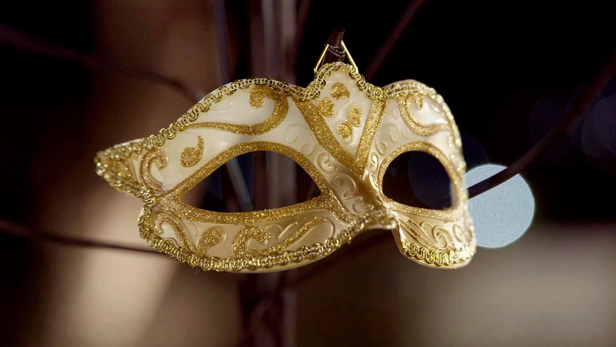 Imagen promocional de 'Undercover Lover'