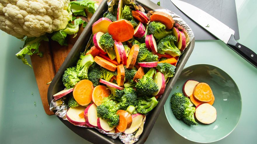 Como conservar os nutrientes dos vegetais, segundo a nutricionista Isabel Soria: "O ideal seria comê-los crus."