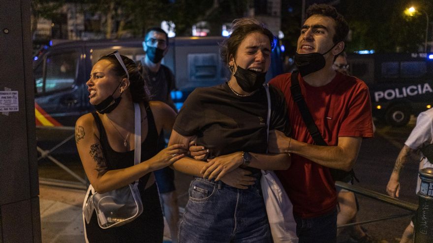 Más País ha pedido explicaciones al ministerio de Interior por las cargas policiales que se produjeron en la noche del lunes contra algunos asistentes a la protesta por el crimen de Samuel Luiz.