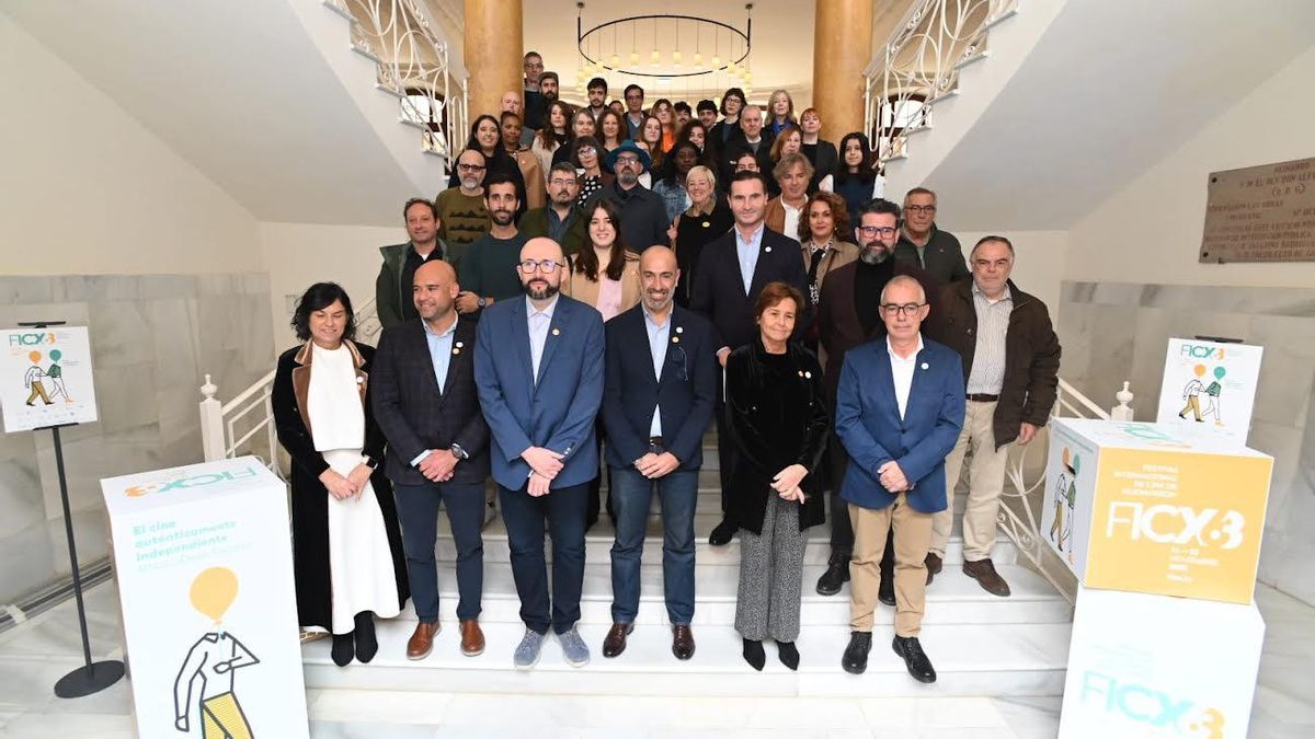 Foto oficial durante la presentación del festival.