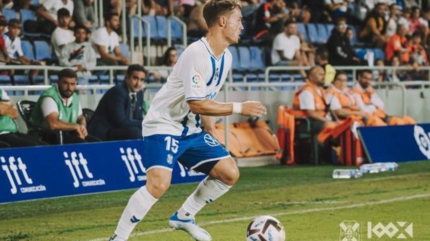 Pablo Larrea rescinde su contrato con el CD Tenerife