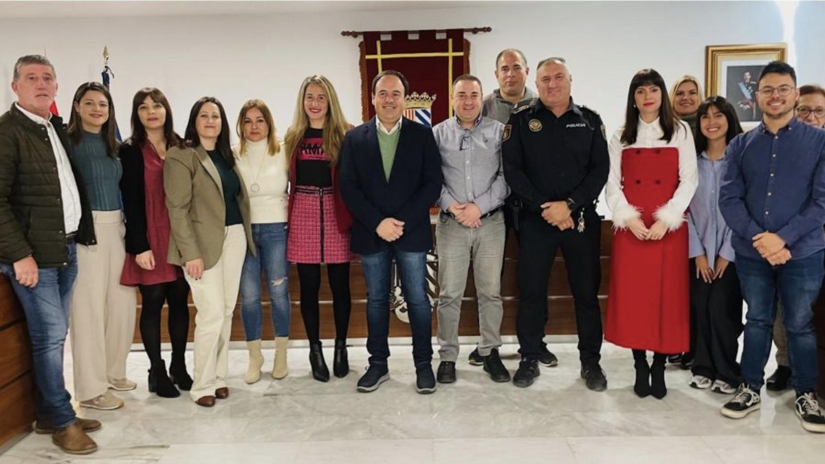 La parella de Pérez Llorca és funcionària després d'una estabilització i des de fa dos anys: les dades errònies del president