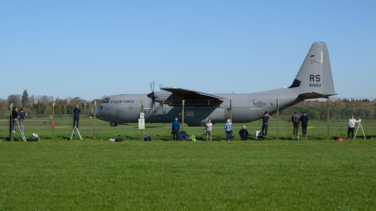 Reino Unido activa la alerta por un "incidente grave" en la base aérea de Fairford, utilizada por EEUU