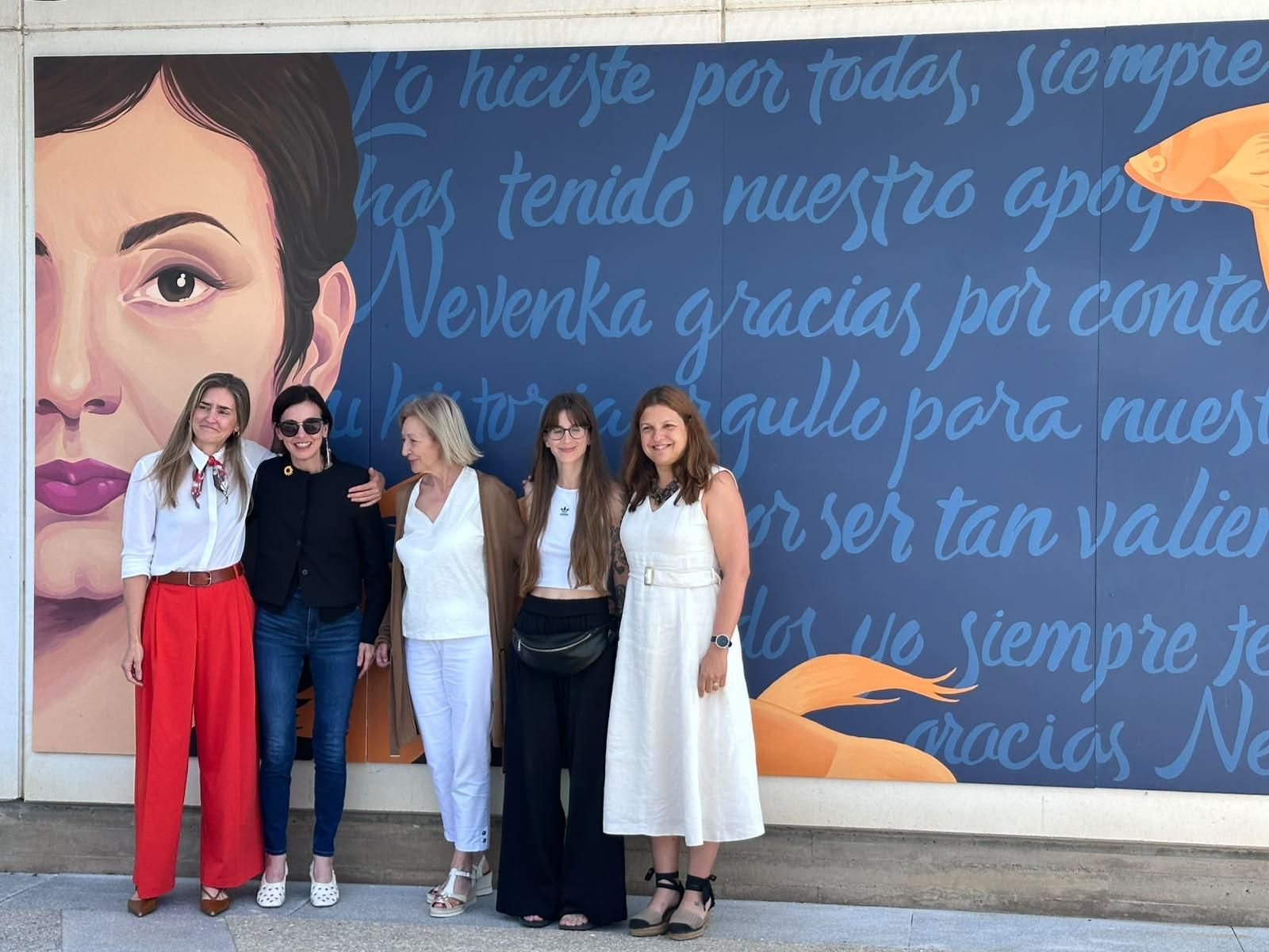 Mural de homenaje a Nevenka Fernández en La Térmica Cultural
