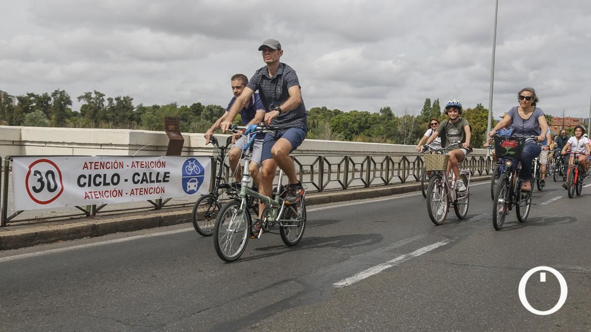 Manifestación de la Plataforma Carril Bici por una movilidad, saludable, segura y sostenible