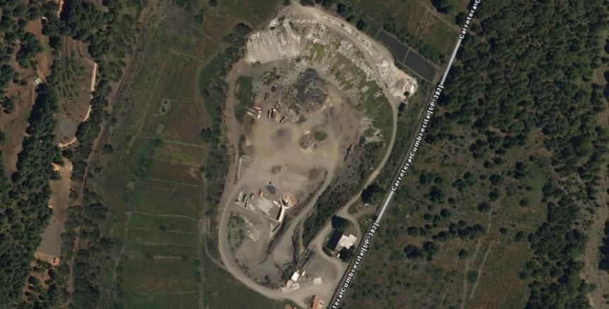 Imagen aérea de la cantera de extracción de áridos del Riachuelo.