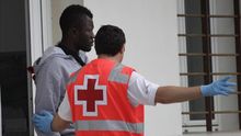 Hallan en una carretera de Ceuta a 5 inmigrantes tras entrar ocultos en coches