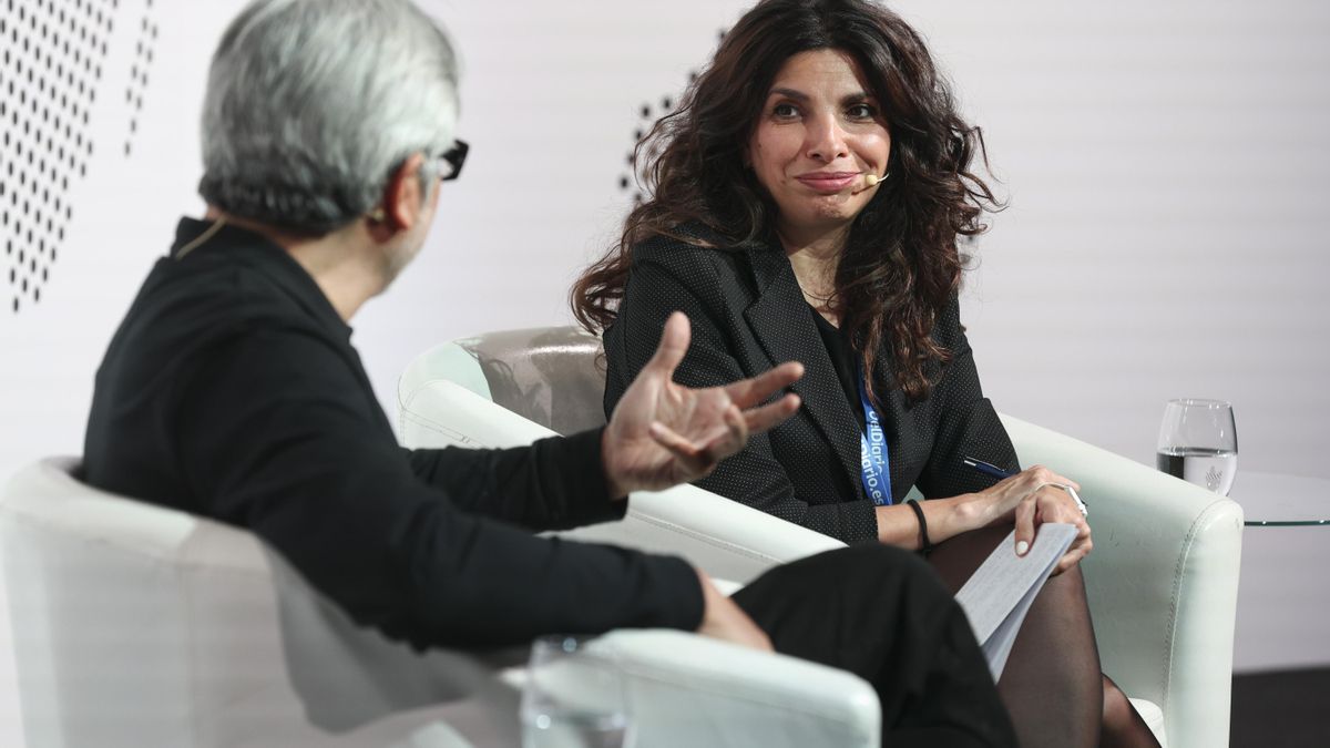 La subdirectora de elDiario.es Natalia Chientaroli, entrevista a Julio Villanueva Chang