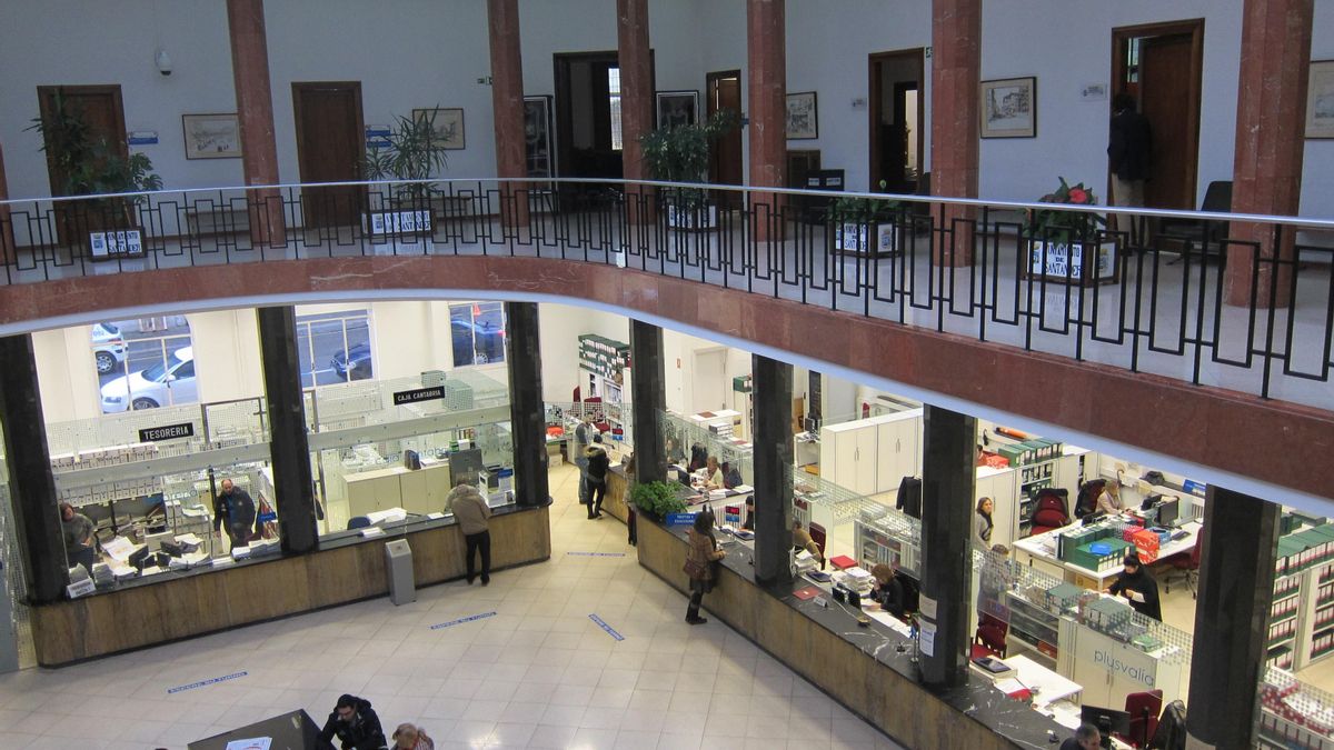 Archivo - Interior del Ayuntamiento de Santander