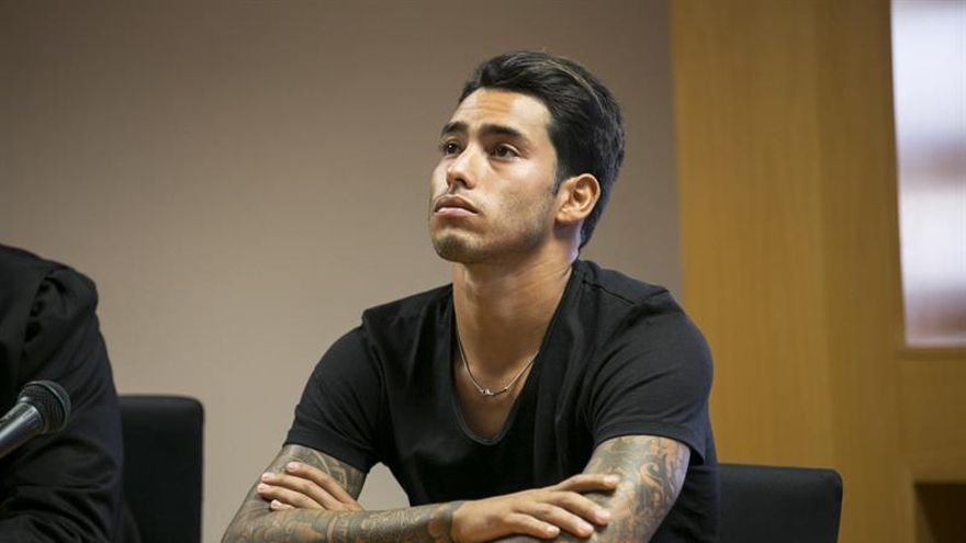 El delantero argentino de la UD Las Palmas Sergio Araujo, en la sala de vistas. (EFE/ QUIQUE CURBELO)
