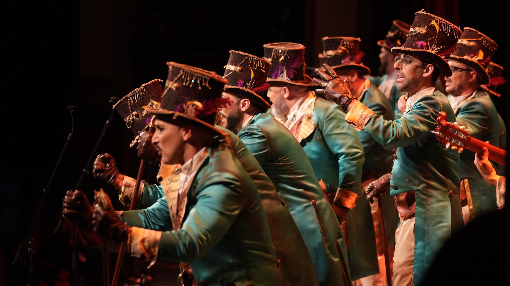 Comparsa 'Los Bienvestíos'