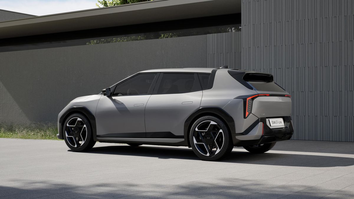 Vista lateral y trasera del EV4 'hatchback'.