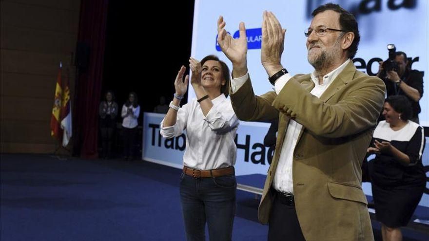 María Dolores de Cospedal y Mariano Rajoy en 2015