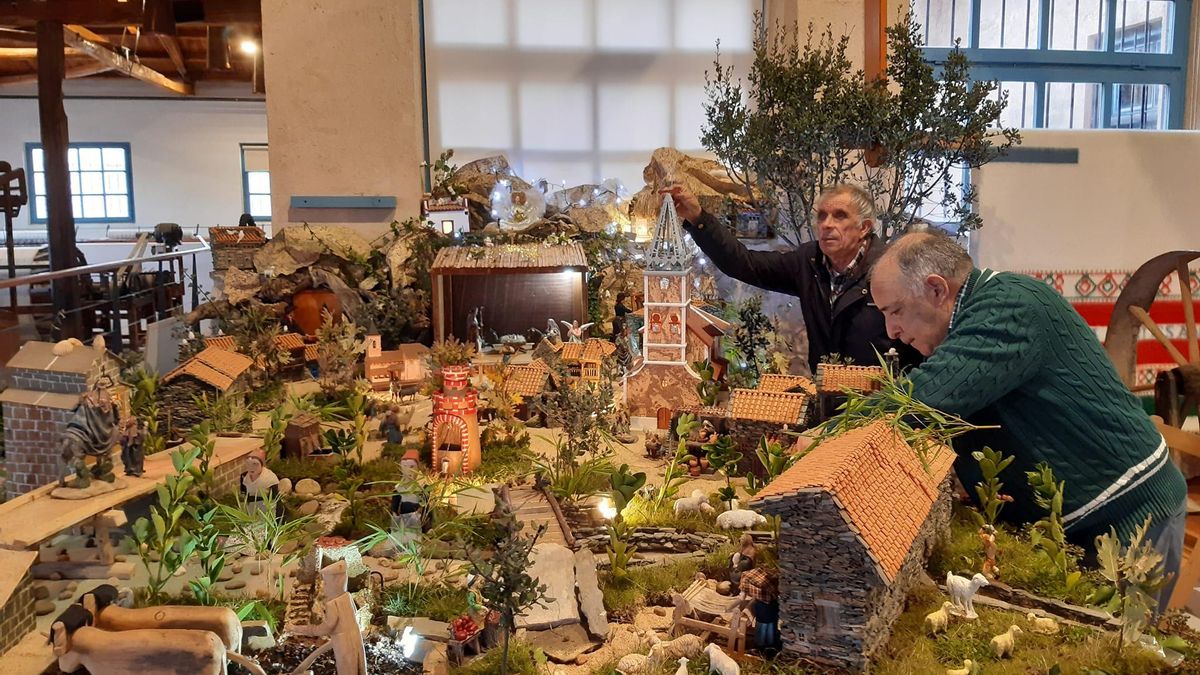 El Belén de La Comunal de Val de San Lorenzo vuelve a abrir sus puertas con nuevas piezas artesanales