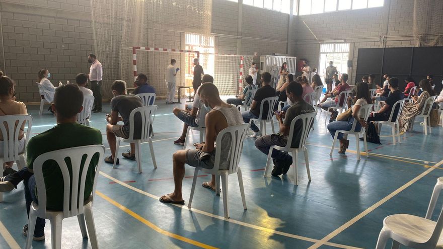 Los residentes mayores de 18 años de Gran Canaria y Tenerife pueden vacunarse sin cita