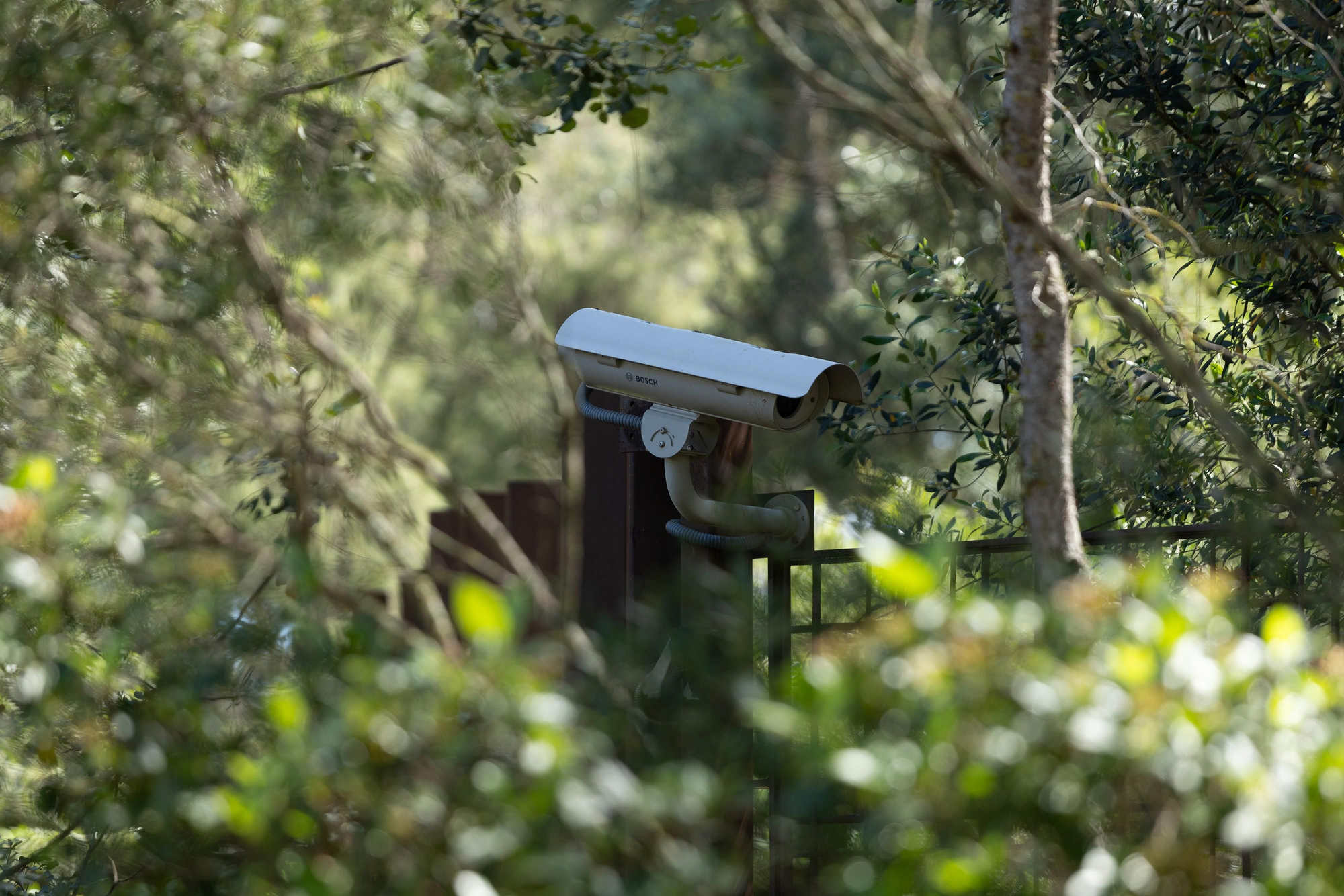 Una de las cámaras que vigilan el recinto