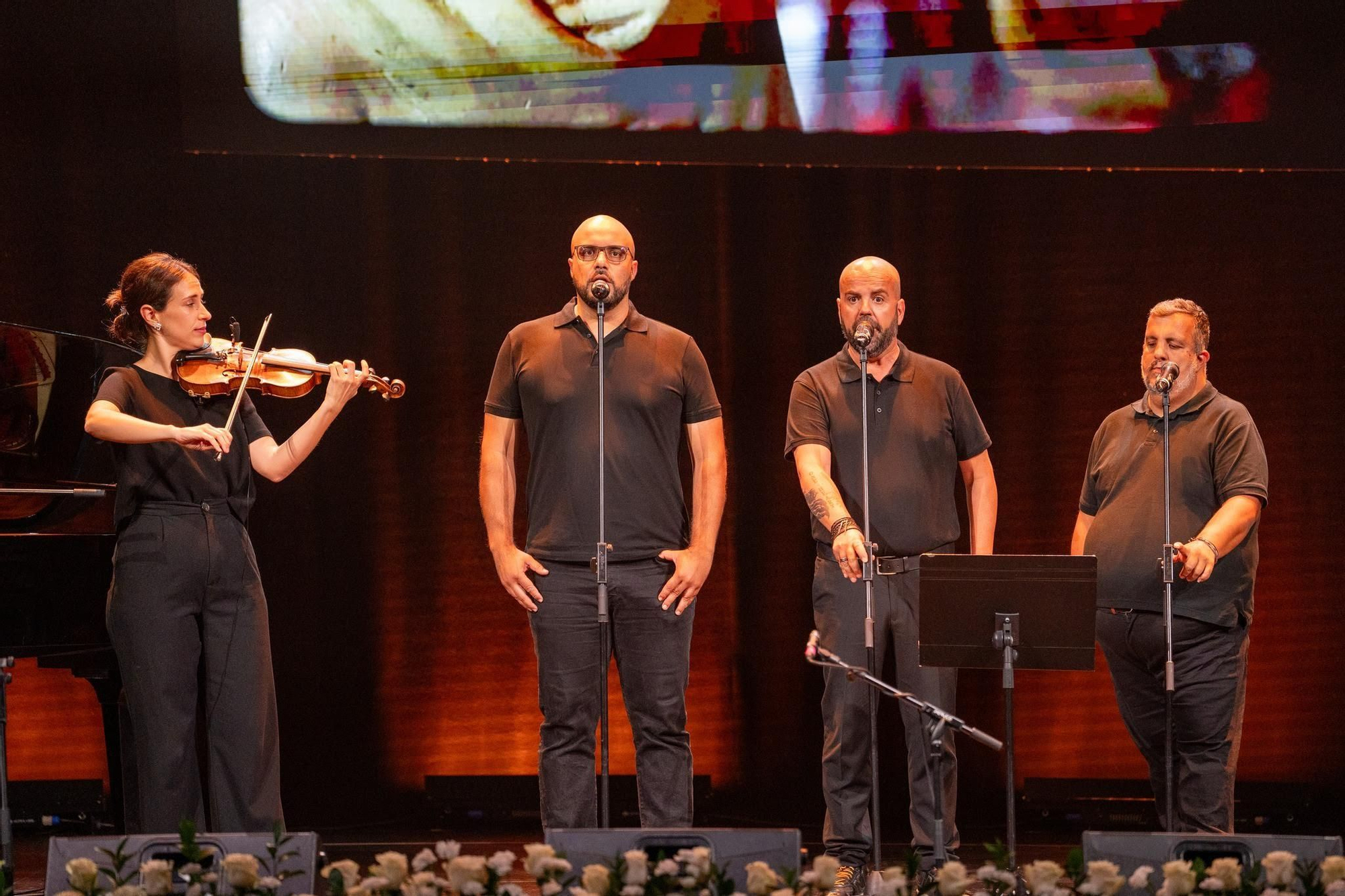 Una decena de artistas rinden homenaje al compositor palmero Luis Cobiella en la Fiesta de Arte de La Bajada.