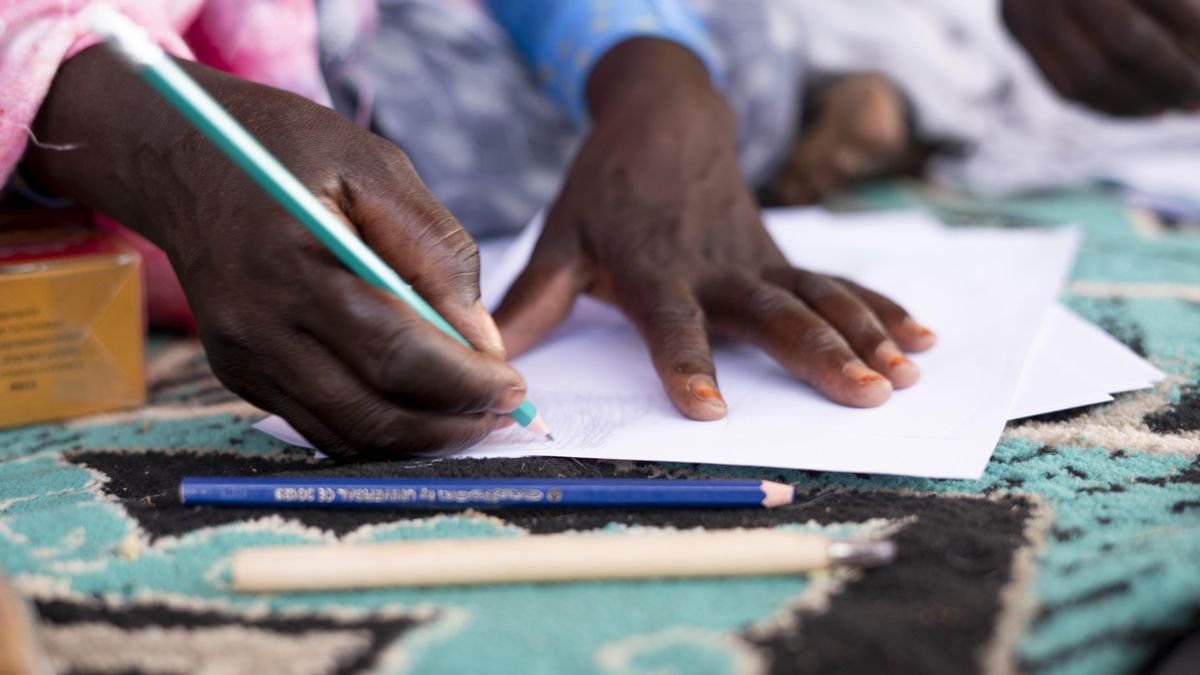 Detalle de una de las participantes en una formación de mujeres.