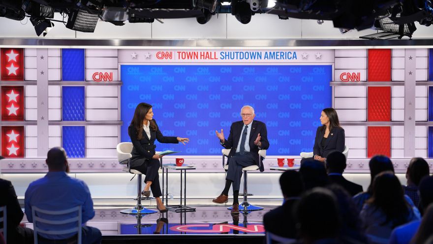 Bernie Sanders y Ocasio-Cortez llaman a reaccionar ante Trump: "Es el momento de luchar para evitar que el autoritarismo se instale en EEUU"