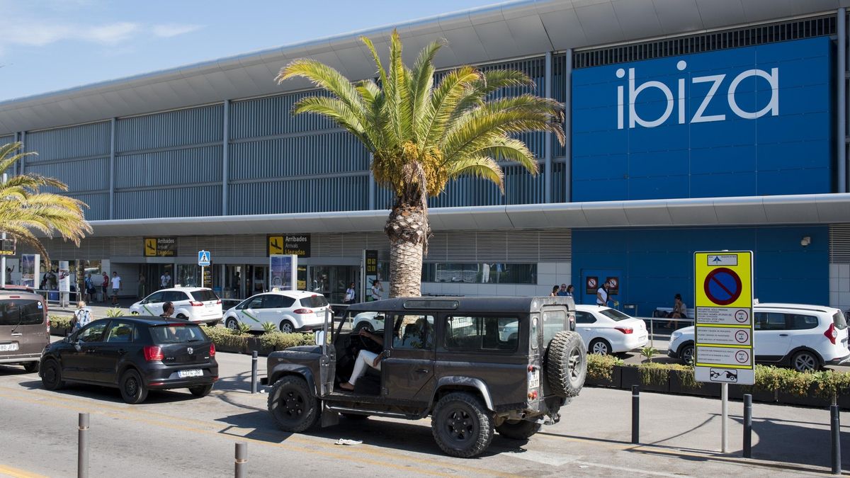 Un dron cerca del aeropuerto de Ibiza obliga a paralizar las operaciones y desviar cuatro vuelos