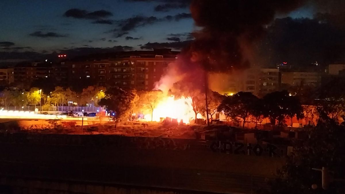 El incendio de esta madrugada en el asentamiento de chabolas del Pont de la Calatrava.