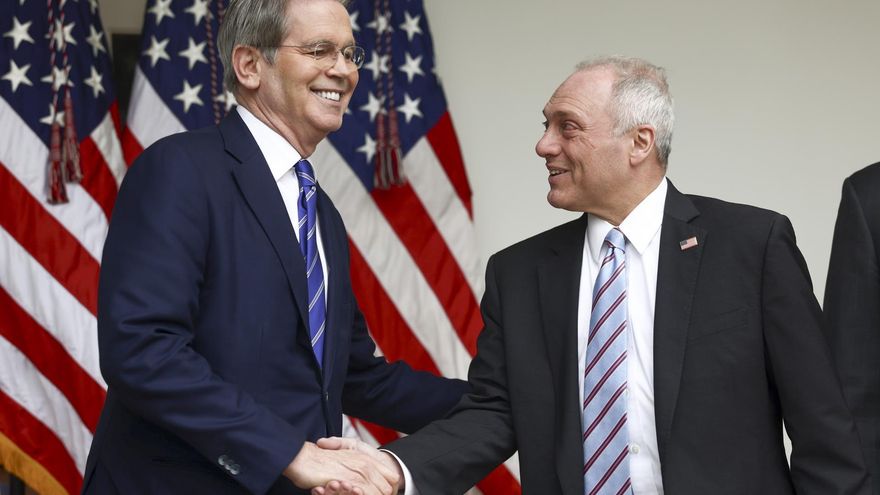 El secretario del Tesoro de EEUU advierte a España de que acercarse a China "sería como cortarse el cuello"