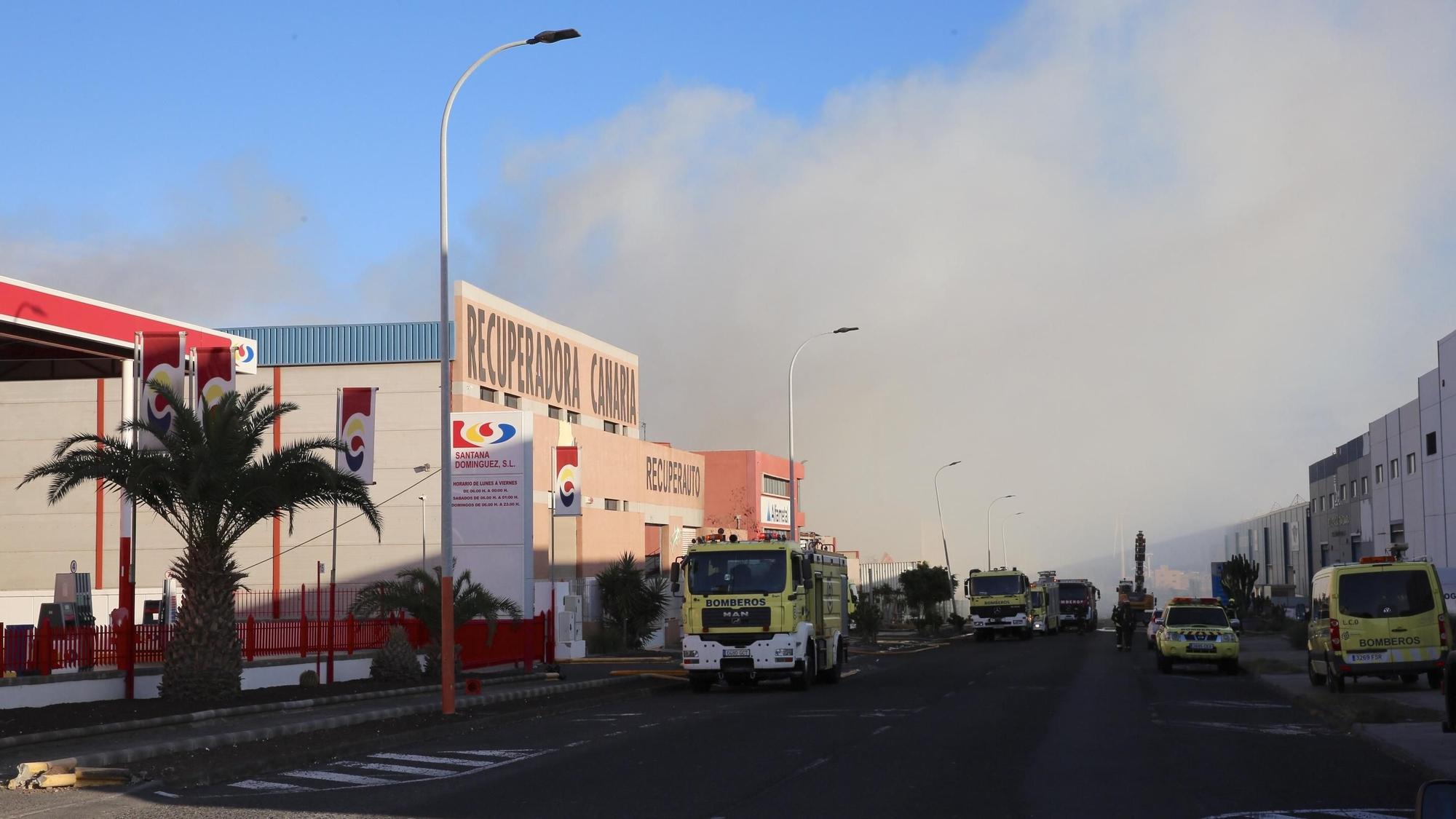 Incendio en el Polígono Industrial de Arinaga.