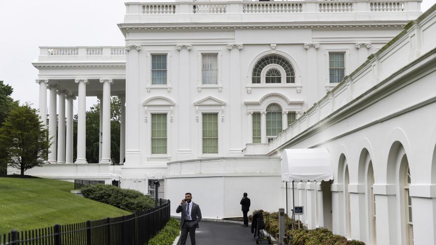 Trump señala que Irán propuso negociar en la Casa Blanca y Teherán lo niega