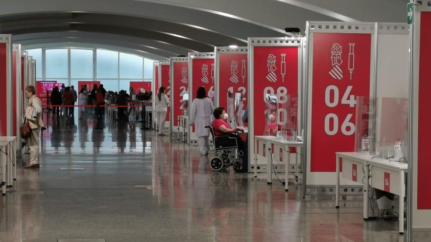 El punto de vacunación contra la COVID-19 en la Ciudad de las Artes y las Ciencias de València.
