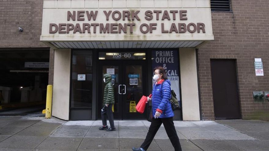 Otros 4,2 millones de trabajadores solicitan el seguro por desempleo en EEUU