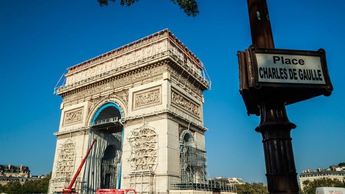 Primeros días de montaje de la obra de Christo