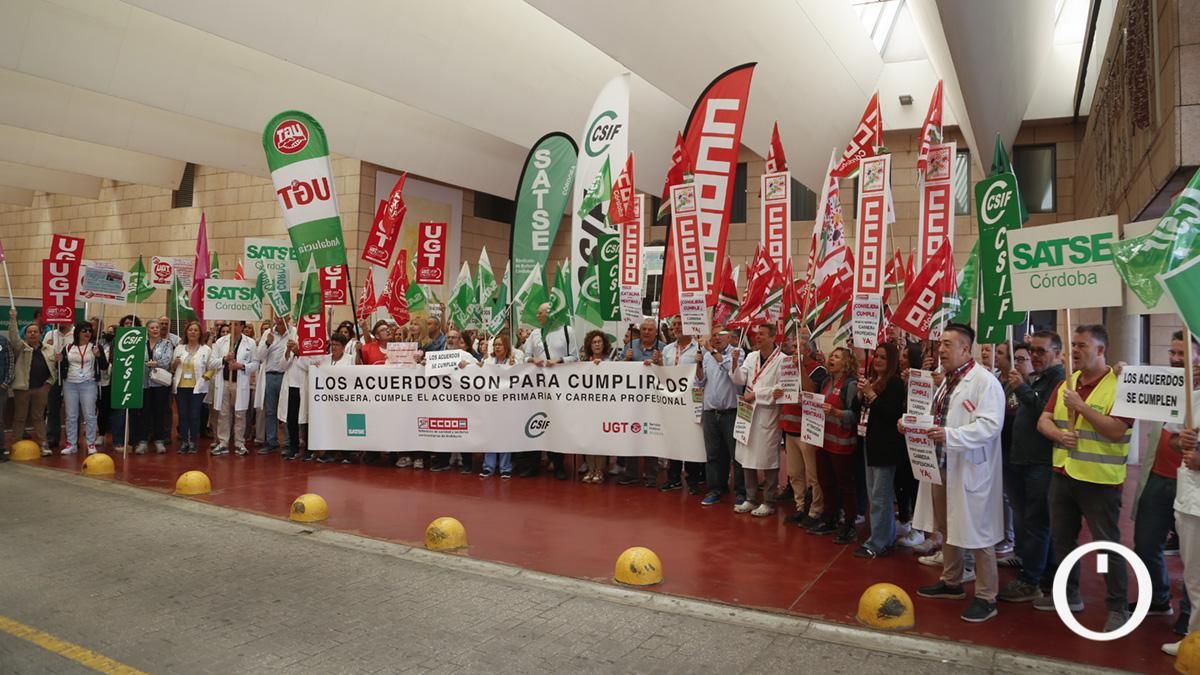 Concentración para exigir mejoras para la Atención Primaria y la aplicación de la carrera profesional en el SAS