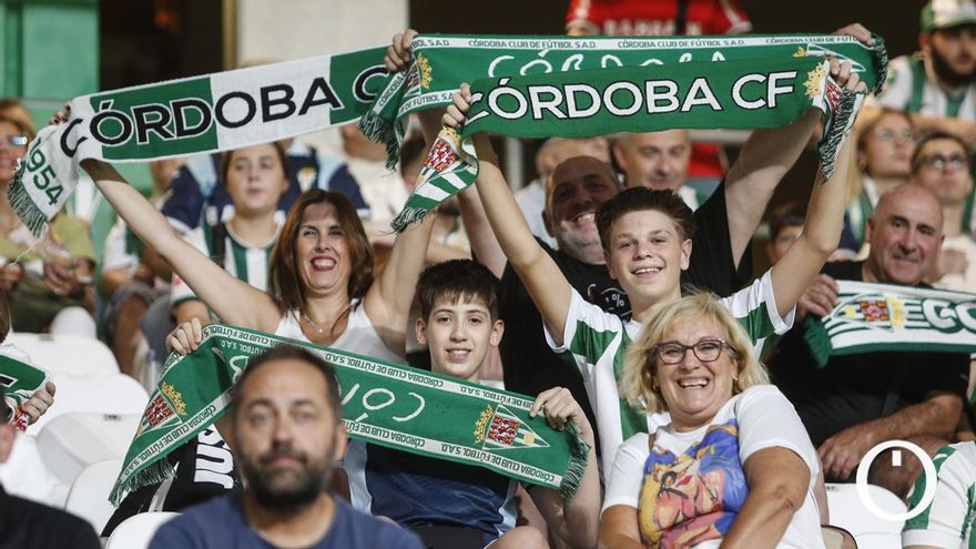 Grada Blanquiverde del Córdoba CF - CD Castellón