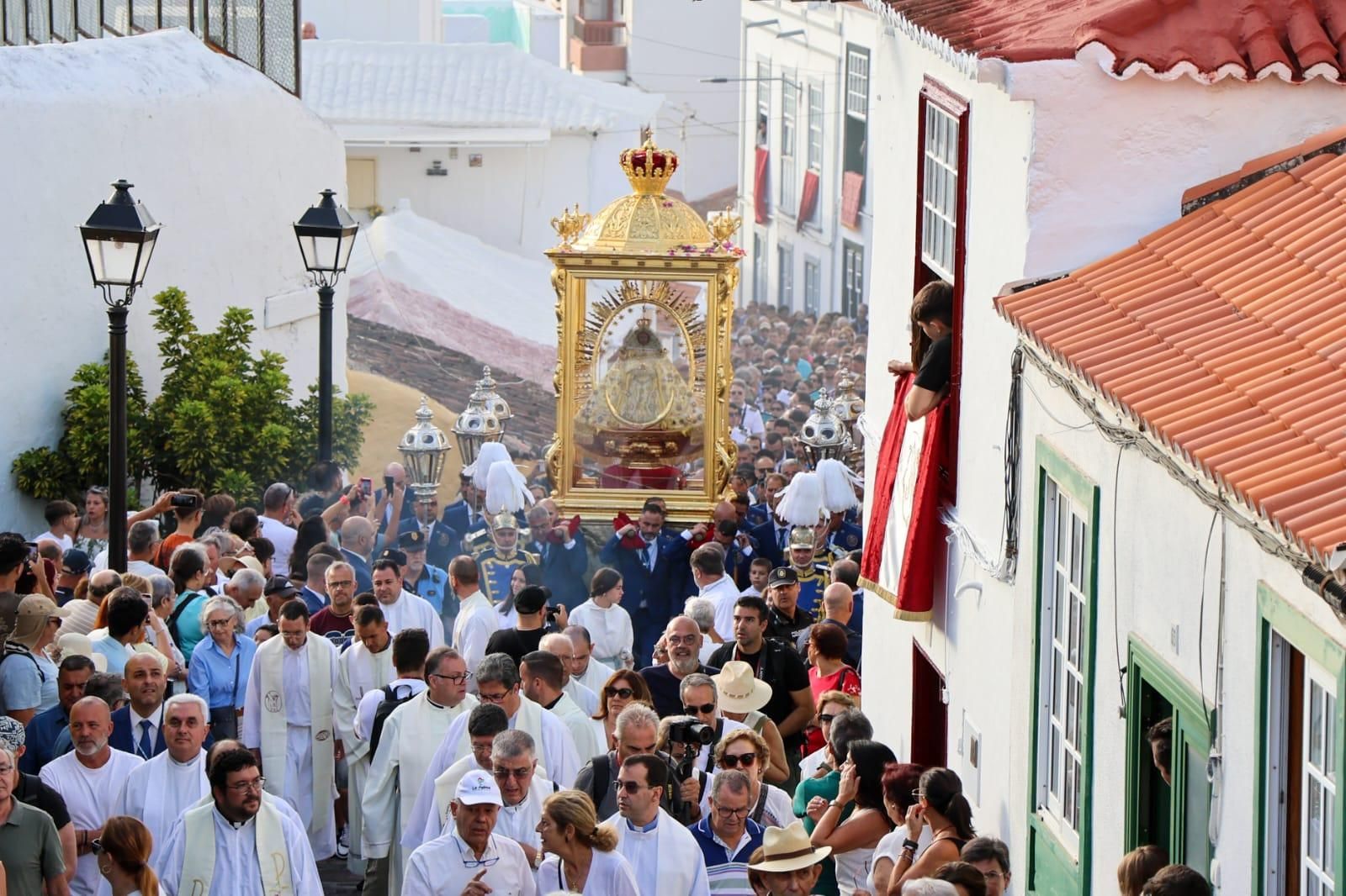Procesión de regreso de la Virgen de las Nieves al Real Santuario. JOSÉ AYUT