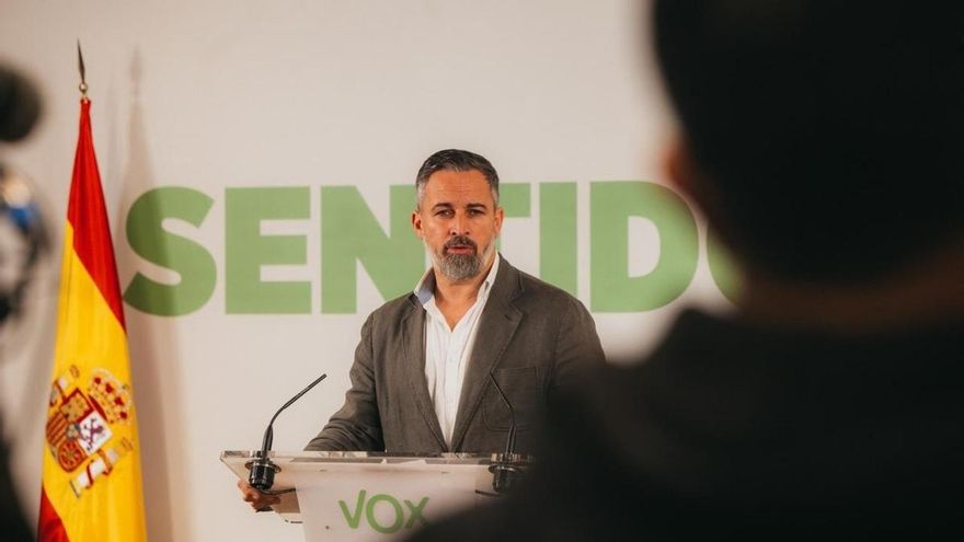 El líder de Vox, Santiago Abascal, en una declaración ante los medios en la Sierra de Gredos