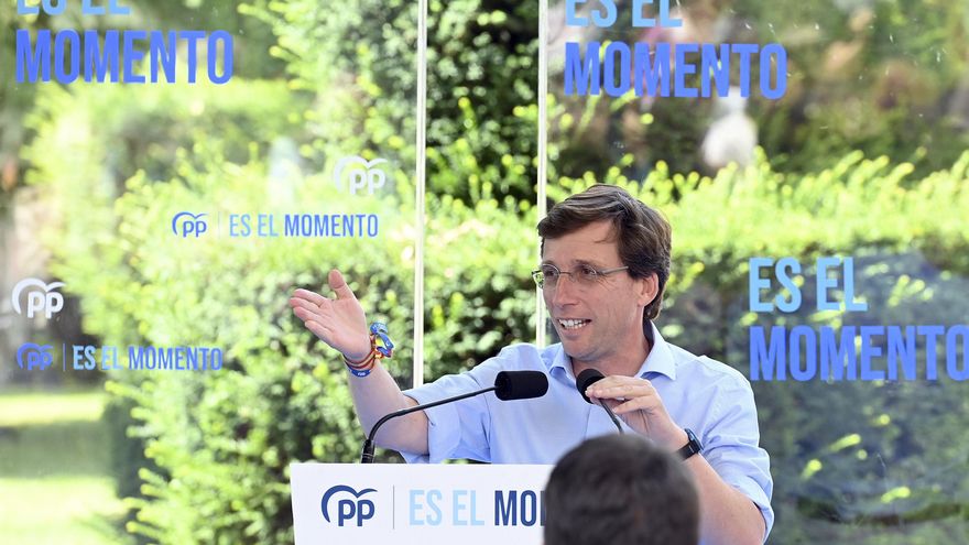 El alcalde de Madrid, José Luis Martínez Almeida, durante un acto de campaña del PP de Burgos