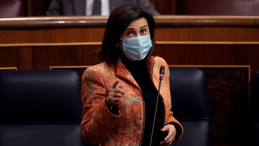 La ministra de Defensa, Margarita Robles, interviene en la sesión de control. EFE/Juan Carlos Hidalgo