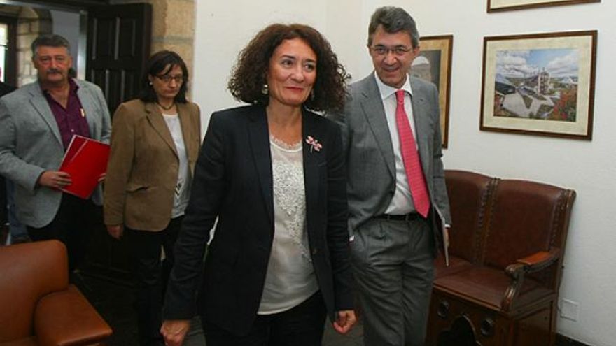 La exalcaldesa de Ponferrada, Gloria Fernández Merayo y Juan Martínez Majo. Foto: César Sánchez / ICAL.
