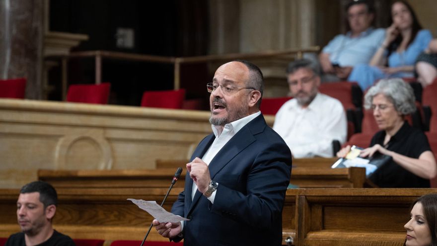 El líder del PP catalán cuestiona a Feijóo sobre el diálogo con Junts: "Que alguien me diga de qué hay que hablar con ellos"
