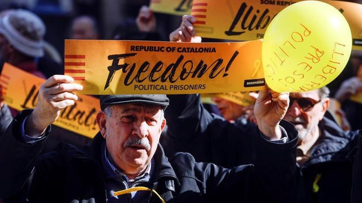 Andreu Mas-Colell, Magda Oranich, Antoni Castells, Esperança Esteve y Xavier Domènech piden la amnistía para los presos del procés