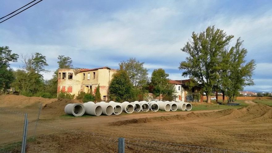 Las antiguas viviendas en la zona van desapareciendo. / C.J.D.