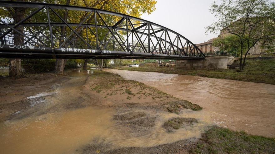 Vista de una zona inundada en Teruel este miércoles tras una noche de intensas tormentas ocasionados por la dana que afecta a todo el país y que ha dejado al menos 51 muertos en la provincia de Valencia.