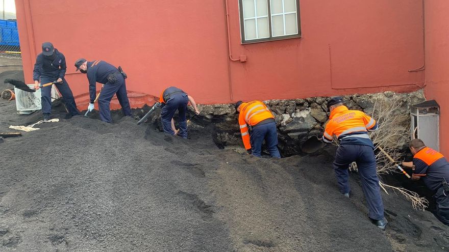 Más de 300 voluntarios de Protección Civil de Tenerife ayudaron en La Palma entre octubre y enero